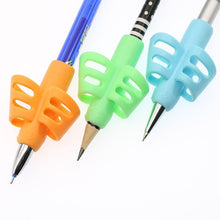 将图片加载到图库查看器,Two-Finger Pen Holder Silicone Baby Learning Writing Tool Correction Device Pencil Set Stationery 3 Piece Set Gift 2 Piece Fish